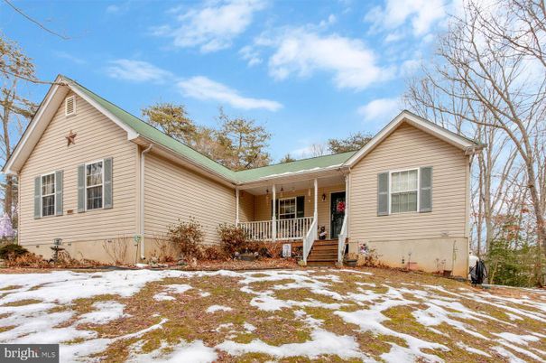 Backyard, Exterior, Facade, Split Level