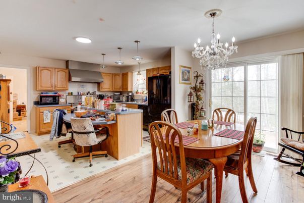 Chandelier, Dining room, Interior, Kitchen, Pendant Lights, Recessed Lighting, Wood Texture Flooring