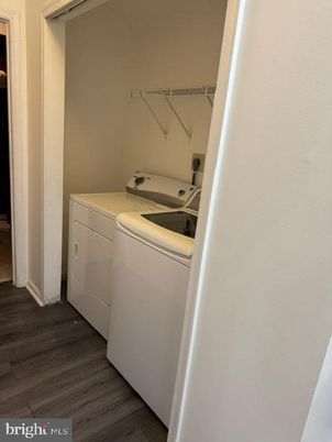 Interior, Utility Closets, Washer, Wood Texture Flooring