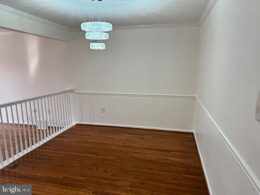Chandelier, Empty room, Interior, Wood Texture Flooring