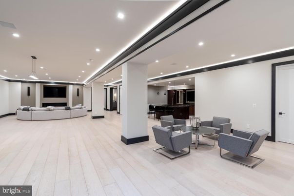Interior, Living room, Pendant Lights, Recessed Lighting, Wood Texture Flooring