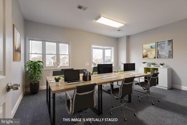 Home Office, Interior