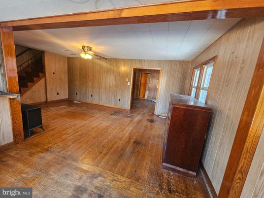 Empty room, Interior, Wood Texture Flooring, Wooden Walls