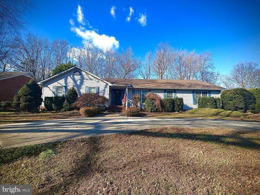 Exterior, Facade, Brick Facade, Ranch