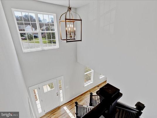 Interior, Pendant Lights, Wood Texture Flooring