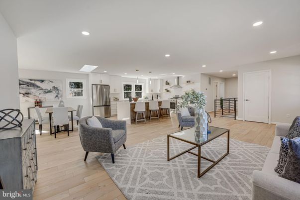 Dining room, Interior, Kitchen, Living room, Pendant Lights, Recessed Lighting, Stainless Steel Appliances, Wood Texture Flooring