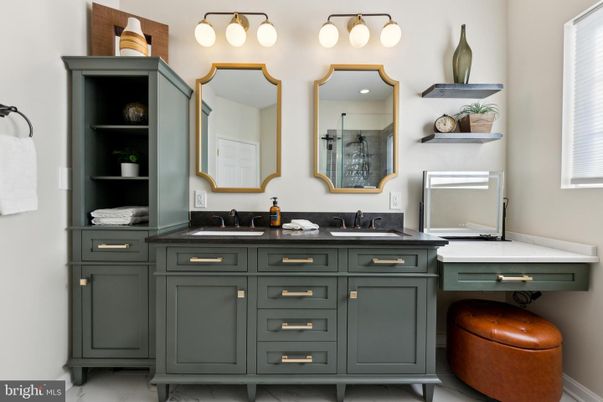 Bathroom, Dual Sink Vanities, Interior