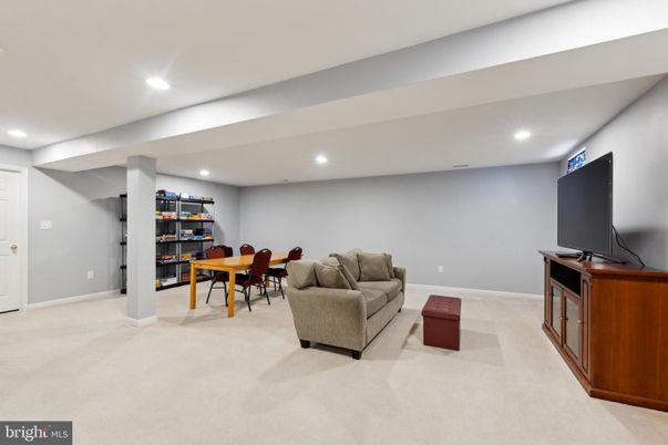 Dining room, Interior, Living room, Recessed Lighting