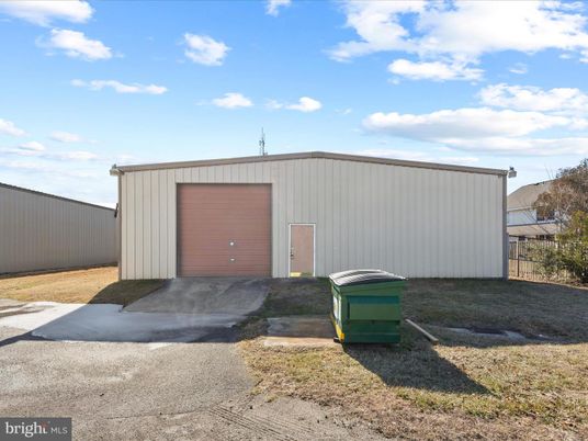 Detached Garage, Exterior