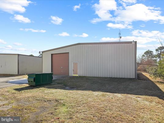 Detached Garage, Exterior