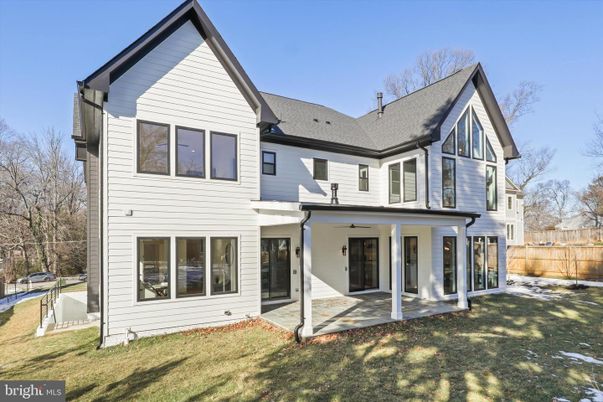 Exterior, Facade, Farmhouse