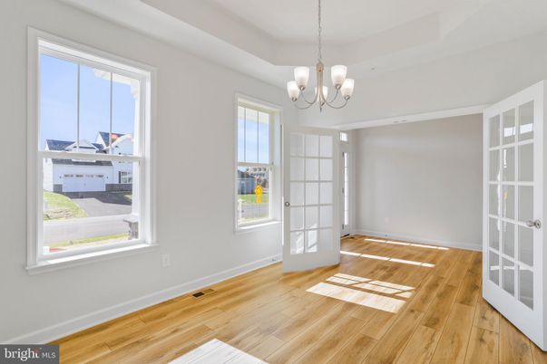 Chandelier, Empty room, Interior, Wood Texture Flooring