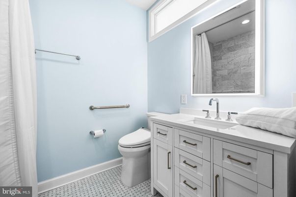 Bathroom, Interior, Recessed Lighting
