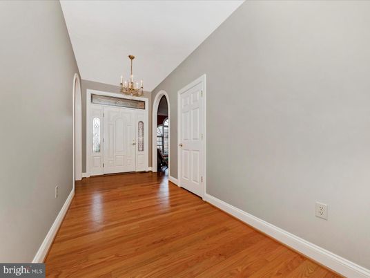 Chandelier, Empty room, Interior, Wood Texture Flooring