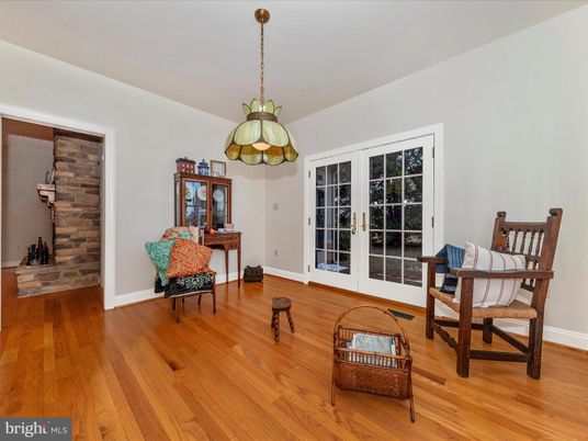 Interior, Pendant Lights, Wood Texture Flooring