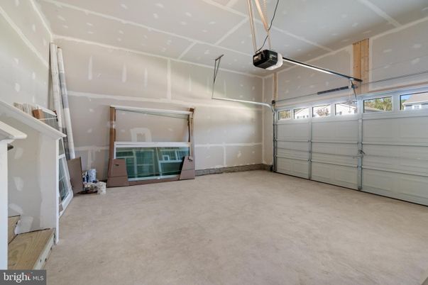 Garage, Interior