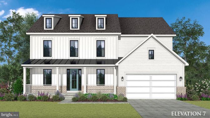 Attached, Exterior, Facade, Farmhouse