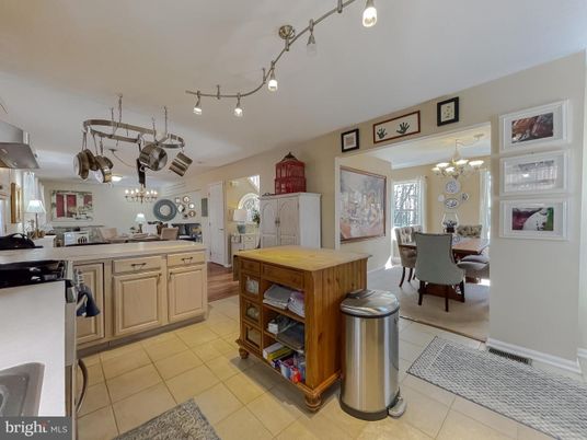 Chandelier, Dining room, Interior, Kitchen