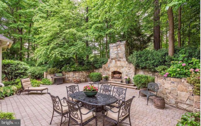 Exterior, Fireplace