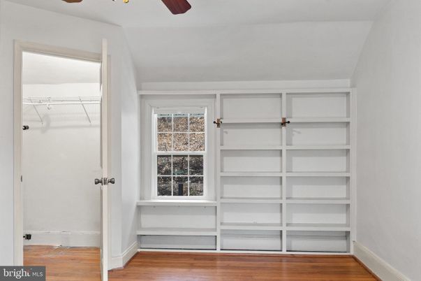 Interior, Walk-in Closets, Wood Texture Flooring