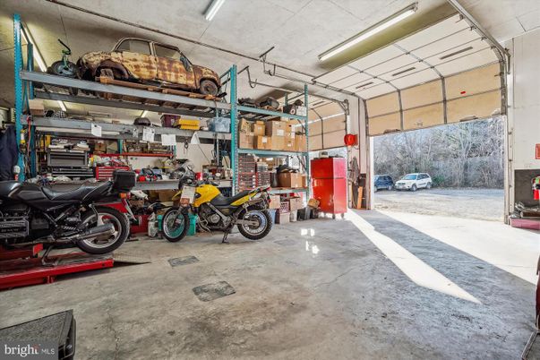 Garage, Interior