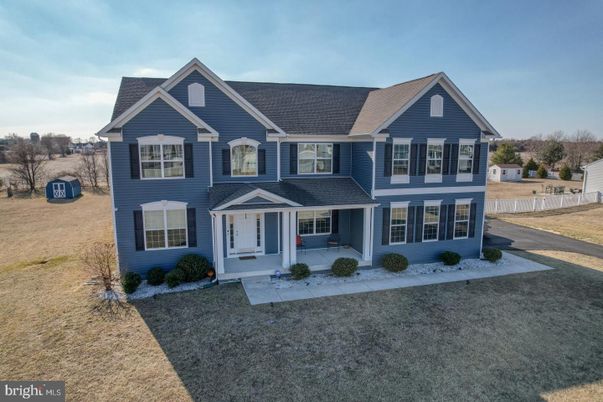 Exterior, Facade, Farmhouse