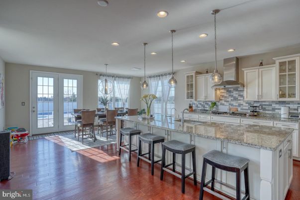 Dining room, Interior, Kitchen, Pendant Lights, Recessed Lighting, Wood Texture Flooring
