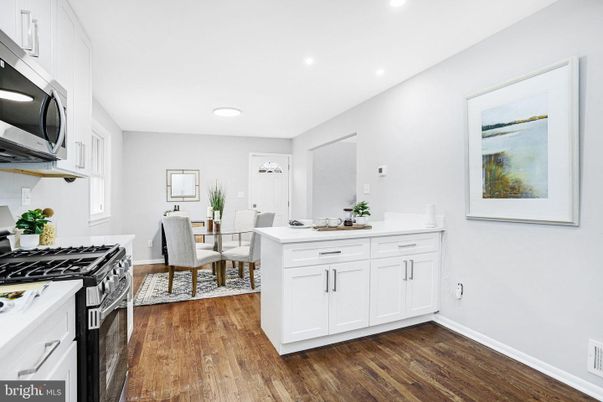 Dining room, Interior, Kitchen, Recessed Lighting, Wood Texture Flooring