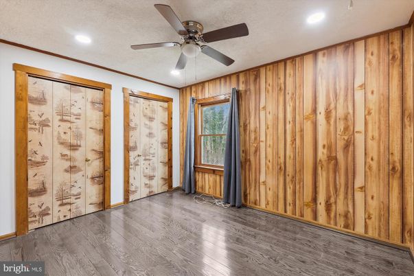 Empty room, Interior, Recessed Lighting, Wood Texture Flooring, Wooden Walls