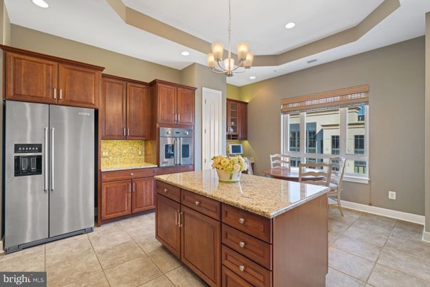 Chandelier, Dining room, Interior, Kitchen, Pendant Lights, Recessed Lighting, Stainless Steel Appliances
