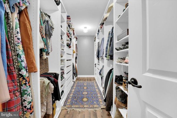Interior, Walk-in Closets, Wood Texture Flooring
