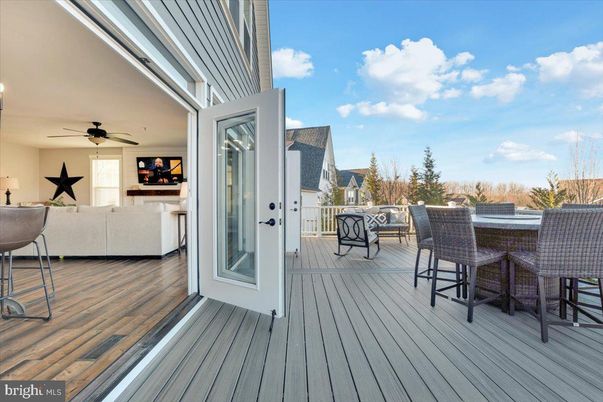 Exterior, Wood Texture Flooring