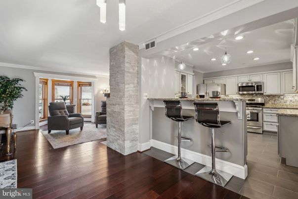 Interior, Kitchen, Living room, Pendant Lights, Recessed Lighting, Stainless Steel Appliances, Wood Texture Flooring