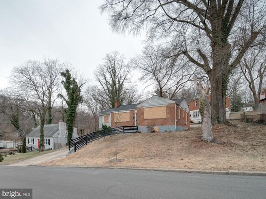 Attached, Exterior, Facade, Brick Facade, None