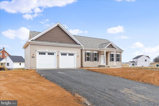 Attached, Exterior, Facade, Farmhouse