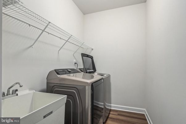 Interior, Washer, Wood Texture Flooring