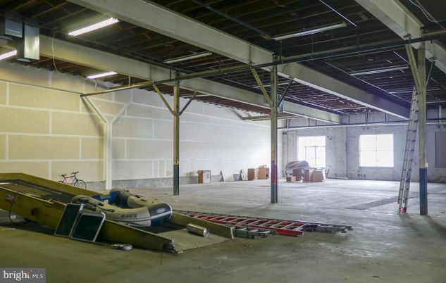 Garage, Interior