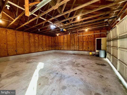 Garage, Interior, Wooden Beams, Wooden Walls