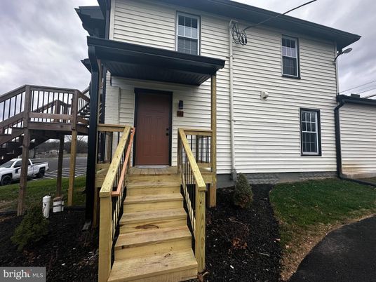 Exterior, Facade, None