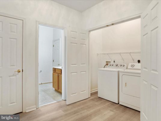 Interior, Utility Closets, Washer, Wood Texture Flooring