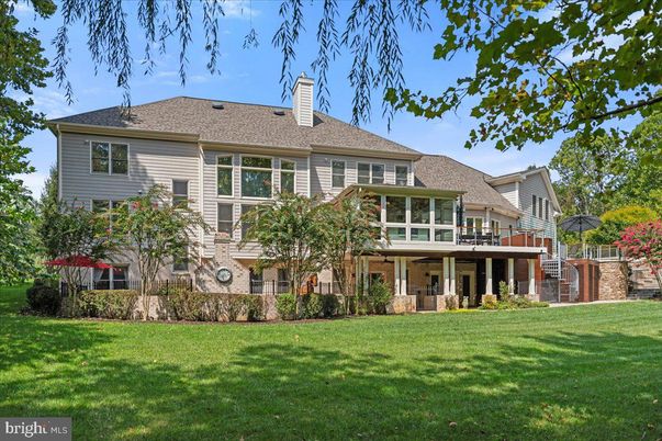 Backyard, Exterior, Facade, Raised Ranch