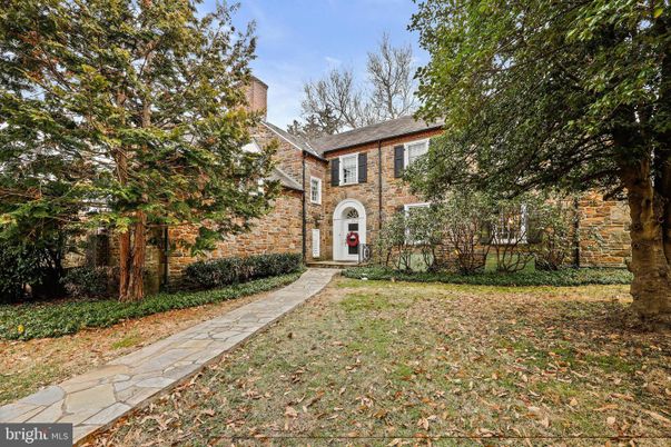 Backyard, Exterior, Facade, Brick Facade, Georgian