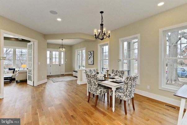 Chandelier, Dining room, Interior, Pendant Lights, Recessed Lighting, Wood Texture Flooring