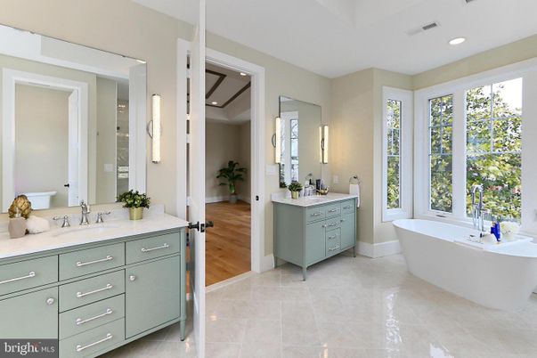 Bathroom, Dual Sink Vanities, Free Standing Baths, Interior, Recessed Lighting