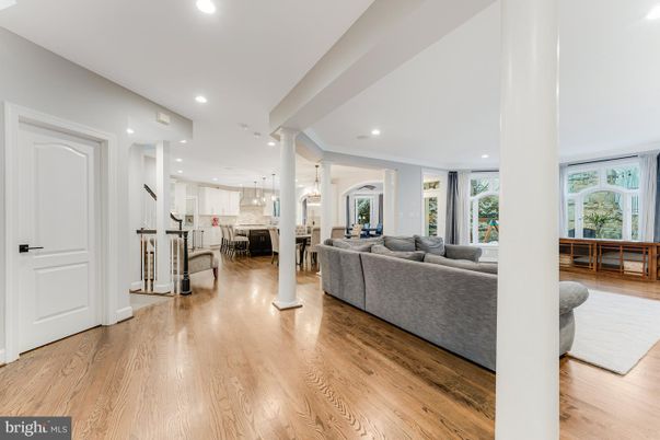 Interior, Kitchen, Living room, Pendant Lights, Recessed Lighting, Wood Texture Flooring