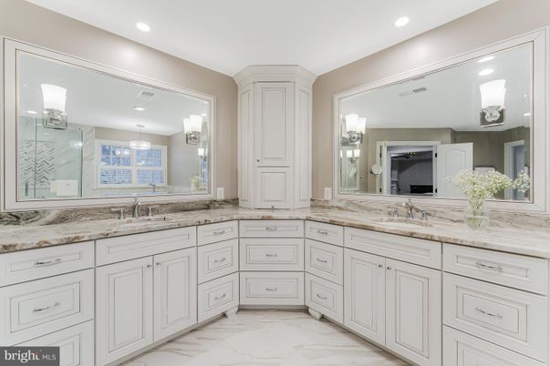 Bathroom, Dual Sink Vanities, Interior, Marble, Recessed Lighting