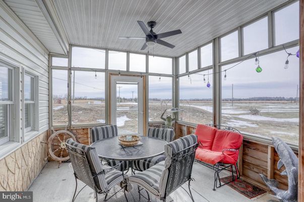Dining room, Interior, Sun Room, Water