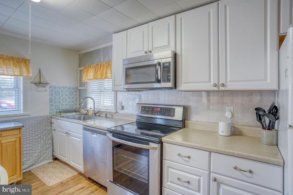 Interior, Kitchen, Stainless Steel Appliances, Wood Texture Flooring
