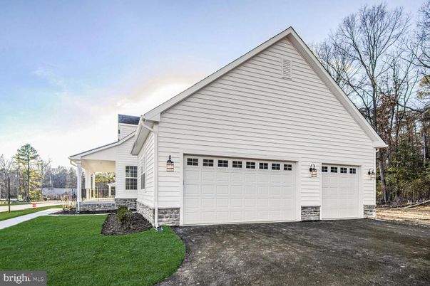 Attached, Exterior, Facade, Farmhouse