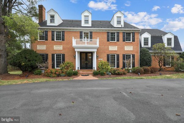 Exterior, Facade, Brick Facade, Georgian